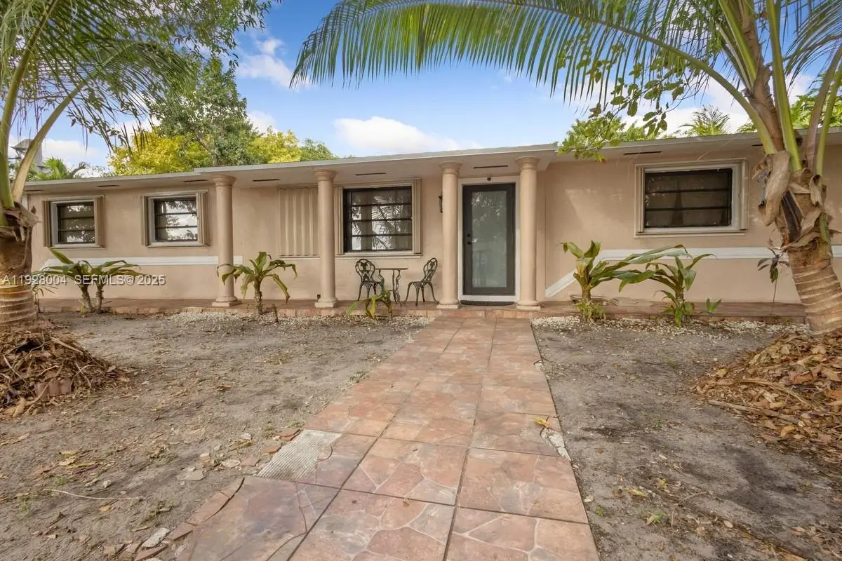 111 NE 175th St, North Miami Beach, FL 33162 - Image #1