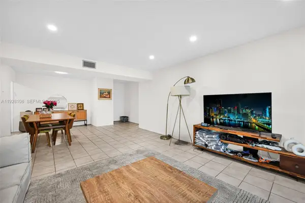 4020 N Hills Dr #29, Hollywood, FL 33021