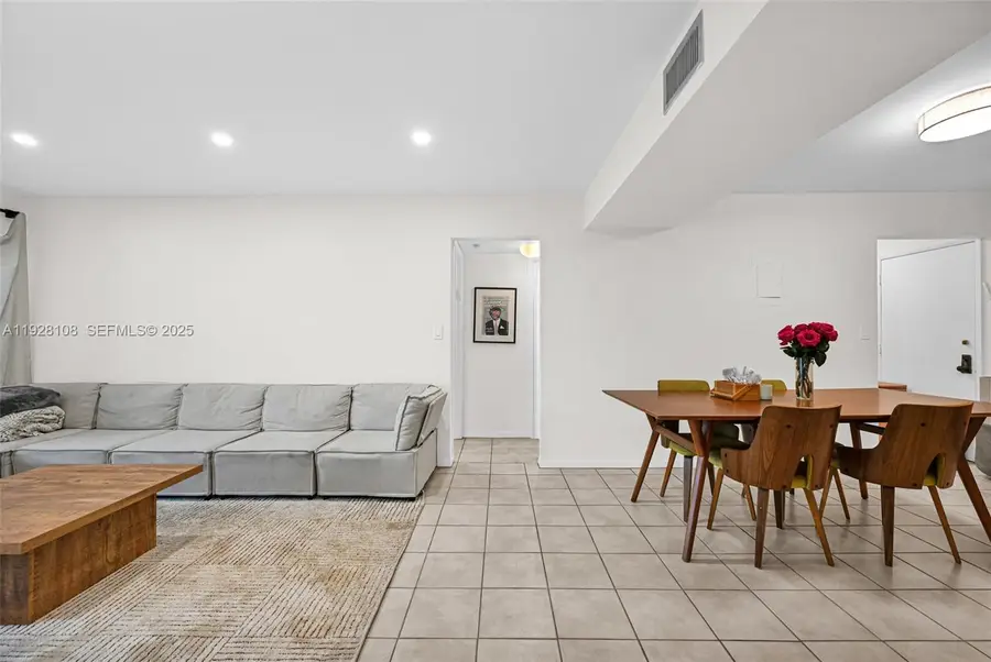 4020 N Hills Dr #29, Hollywood, FL 33021 - Image #2