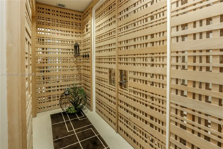 15901 Collins Ave #1101, Sunny Isles Beach, FL 33160 - Image #2