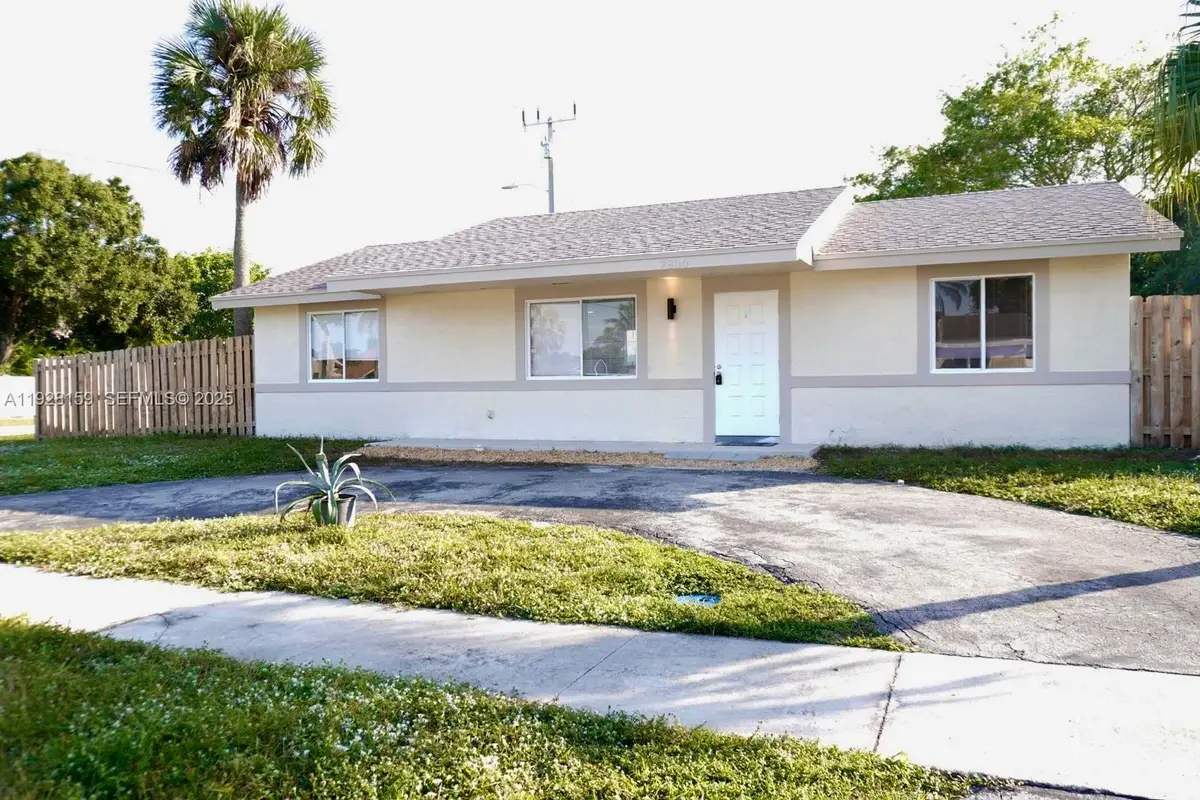 7800 SW 8th Ct, North Lauderdale, FL 33068 - Image #1