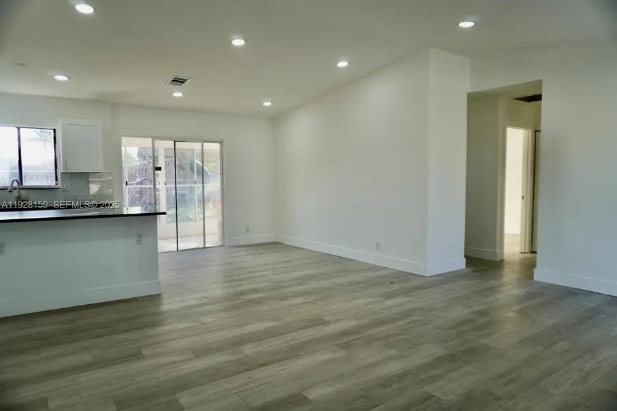 7800 SW 8th Ct, North Lauderdale, FL 33068 - Image #3