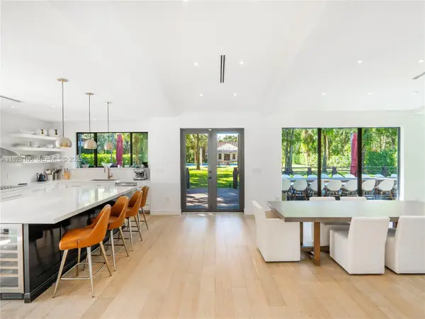 317 Bayberry Dr, Plantation, FL 33317