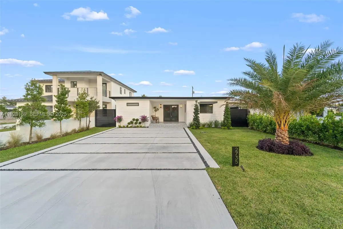 2735 SW 65th Ave, Miami, FL 33155 - Image #1