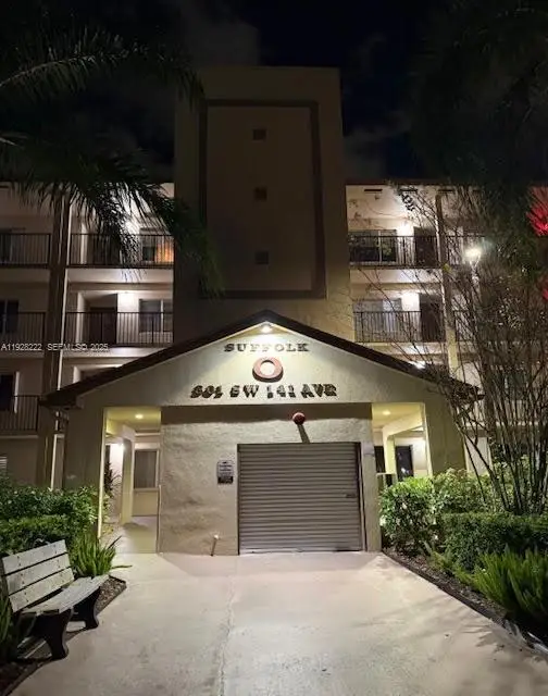 801 SW 141st Ave #106O, Pembroke Pines, FL 33027