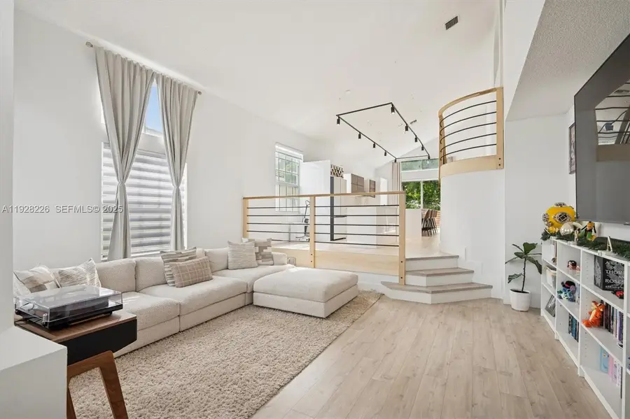 15694 NW 12th Ct, Pembroke Pines, FL 33028 - Image #3