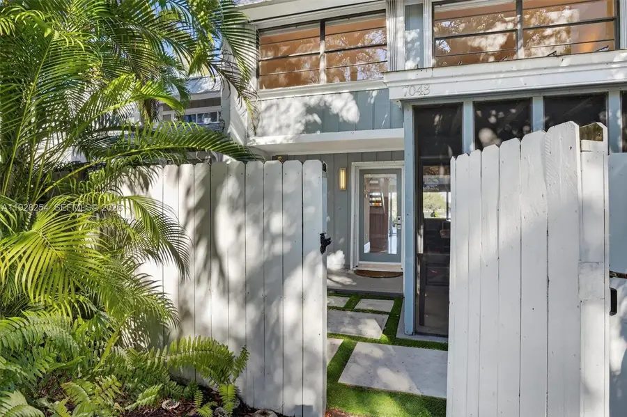 7043 SW 53rd Ln, Miami, FL 33155 - Image #3