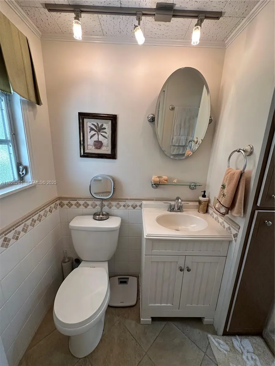 573 NE 47ct, Deerfield Beach, FL 33064 - Image #3