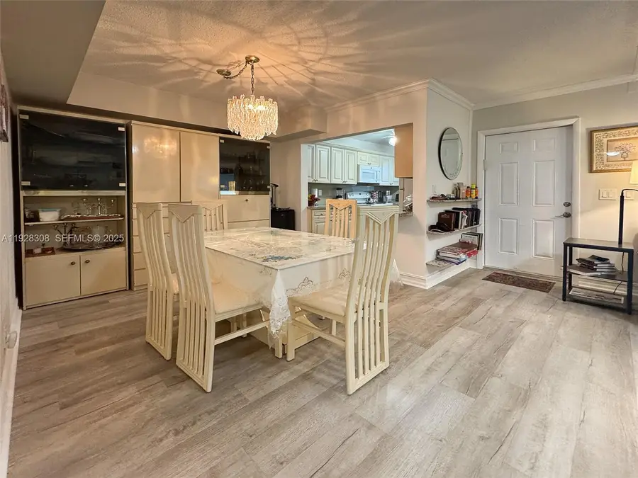 501 Blue Heron Dr #220-A, Hallandale Beach, FL 33009 - Image #3