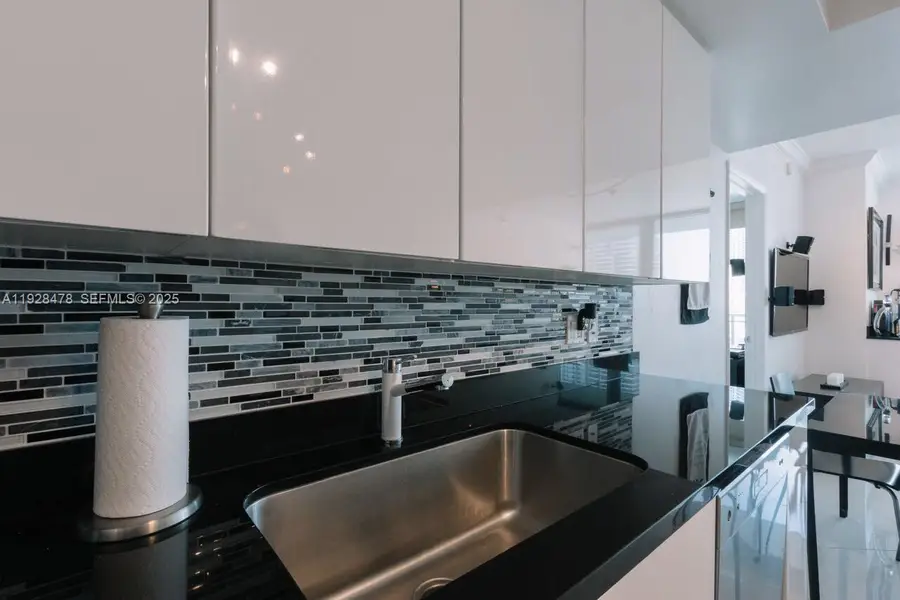 92 SW 3rd St #1512, Miami, FL 33130 - Image #2