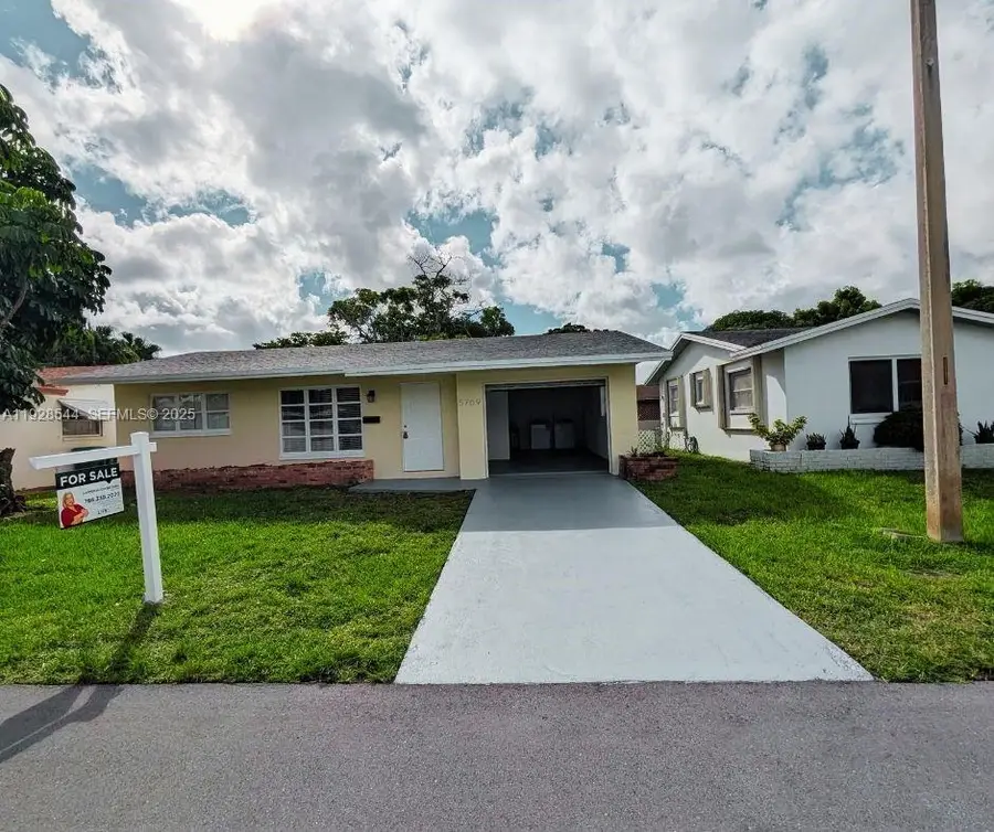 5709 NW 64th Way, Tamarac, FL 33321 - Image #2