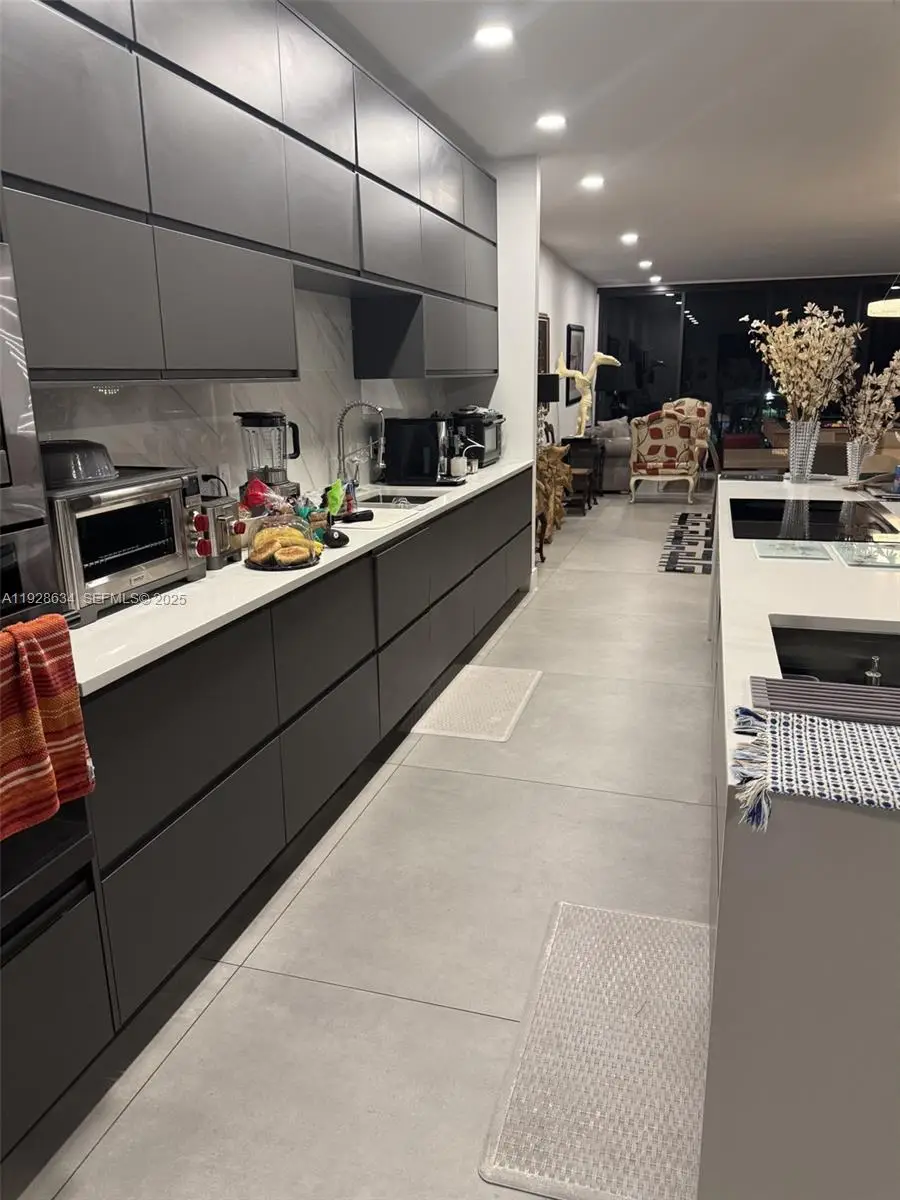 2000 S Bayshore Dr #46, Miami, FL 33133 - Image #2