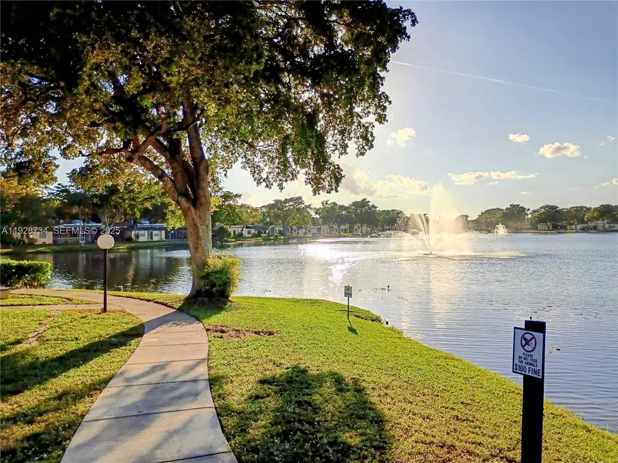 151 Berkley Rd #308, Hollywood, FL 33024 - Image #3