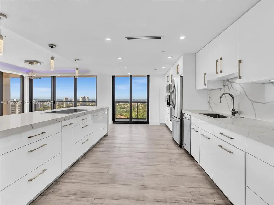 19667 Turnberry Way #27D, Aventura, FL 33180 - Image #2