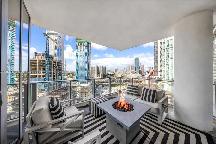 851 NE 1st Ave #1700, Miami, FL 33132 - Image #2