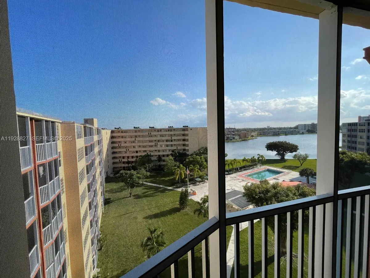 1750 NE 191st St #814-2, Miami, FL 33179 - Image #1