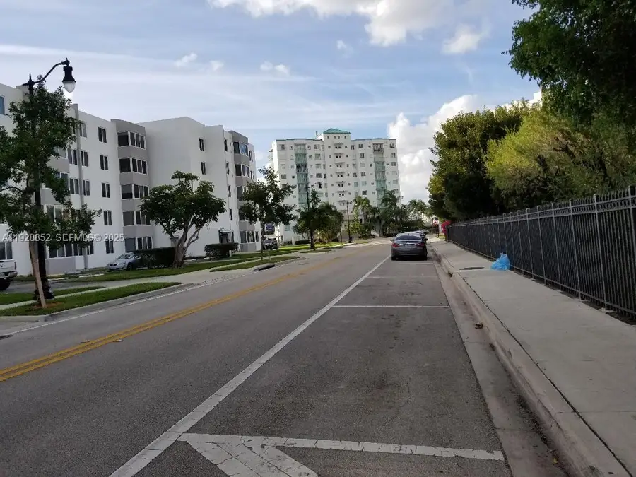 250 180th Dr #159, Sunny Isles Beach, FL 33160 - Image #2