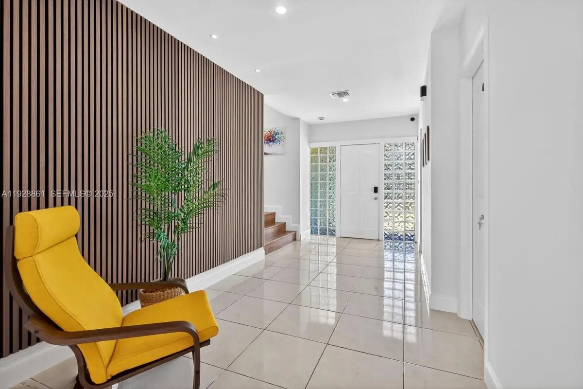 245 NE 175th St, North Miami Beach, FL 33162 - Image #1