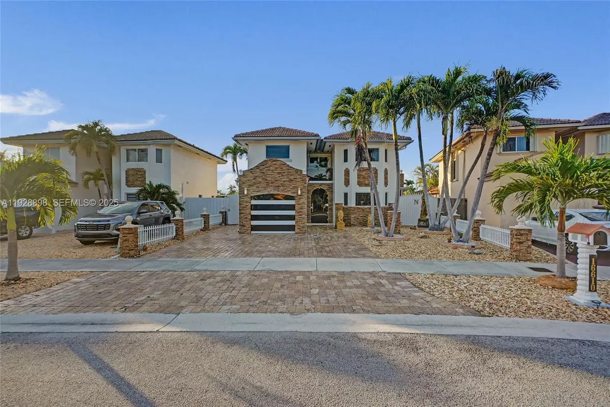 16610 SW 141st Ct, Miami, FL 33177 - Image #1