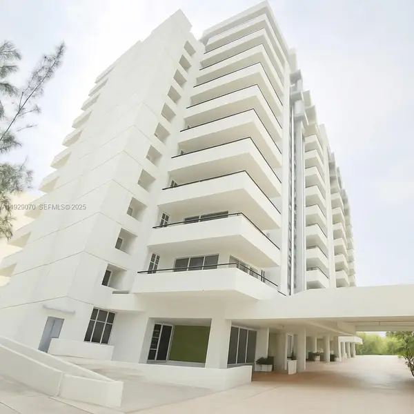 3200 Collins Ave #12-8, Miami Beach, FL 33140