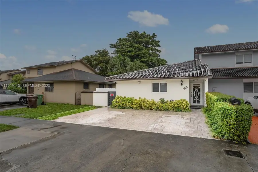 1071 W 37th St, Hialeah, FL 33012 - Image #2