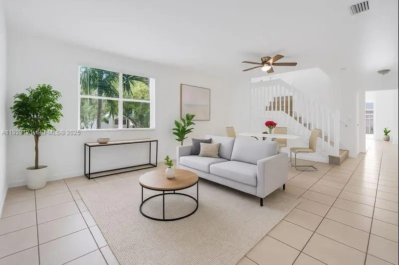 17710 NW 73rd Ave #201-20, Hialeah, FL 33015 - Image #2