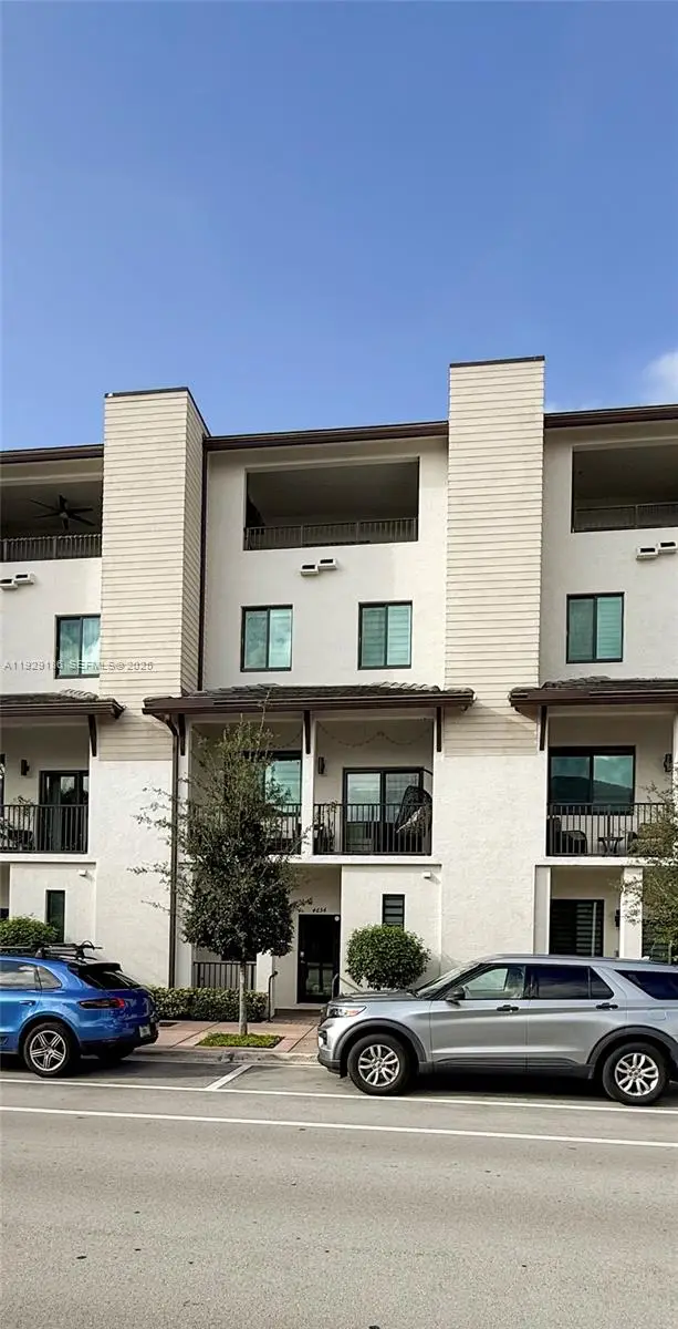 4654 NW 84th Ave, Doral, FL 33166 - Image #1