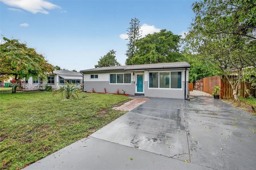 4617 SW 24th Ave, Dania Beach, FL 33312 - Image #2