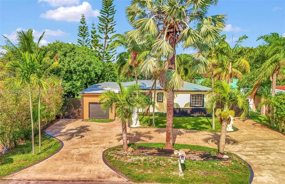 261 NW 144th St, Miami, FL 33168 - Image #1