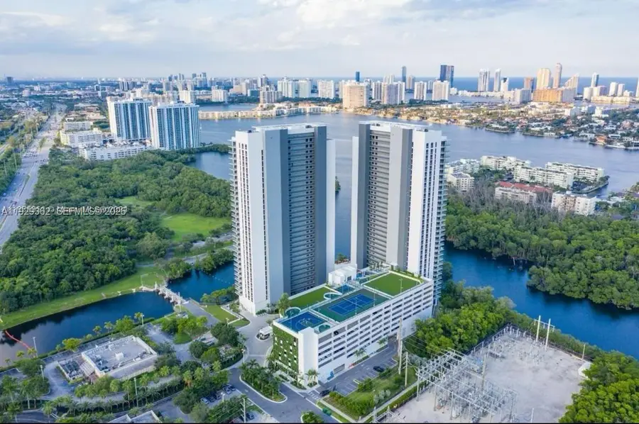 16385 Biscayne Blvd #301, North Miami Beach, FL 33160 - Image #3