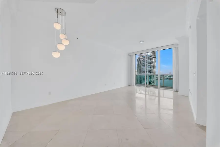 31 SE 5th St #4314, Miami, FL 33131 - Image #3
