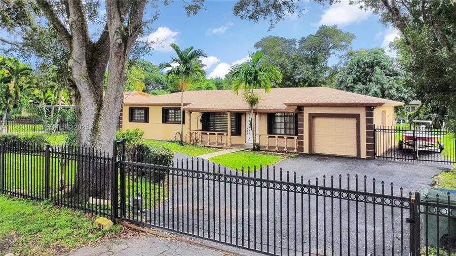 14655 NW River Dr, Miami, FL 33167 - Image #2