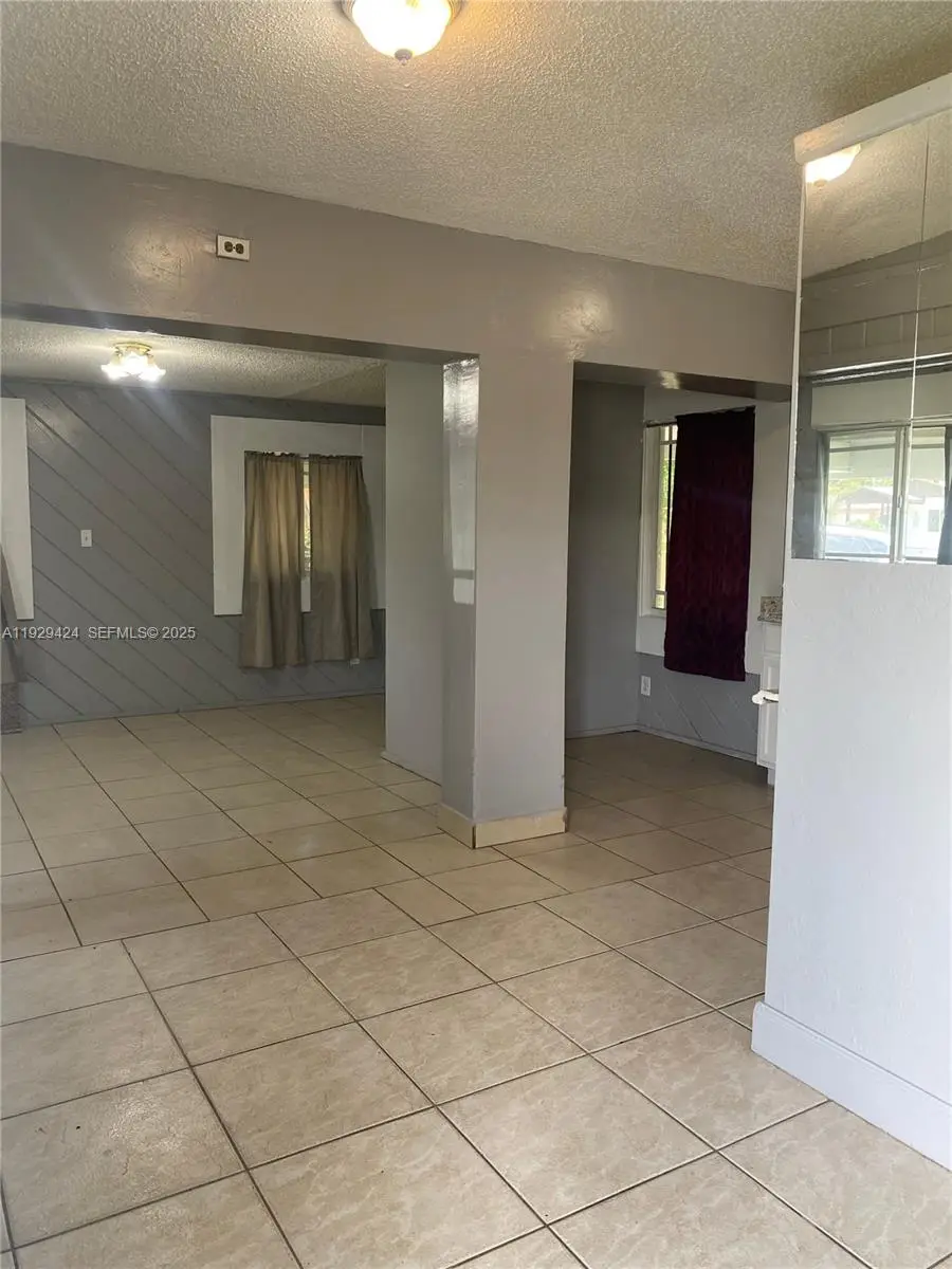 172 NW 29th Ave, Fort Lauderdale, FL 33311 - Image #2