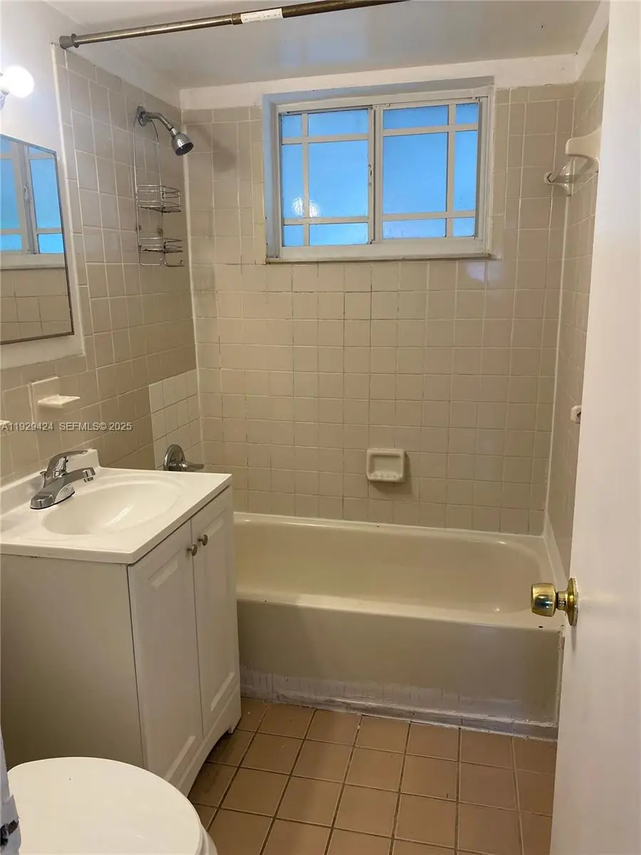 172 NW 29th Ave, Fort Lauderdale, FL 33311 - Image #3