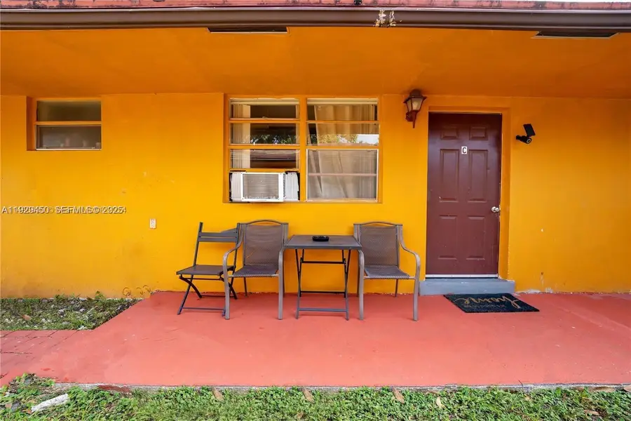 129 SE 5th St, Hallandale Beach, FL 33009 - Image #2