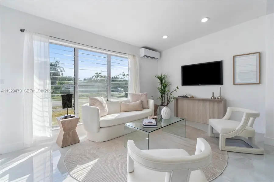 4041 NE 15th Ter, Pompano Beach, FL 33064 - Image #2