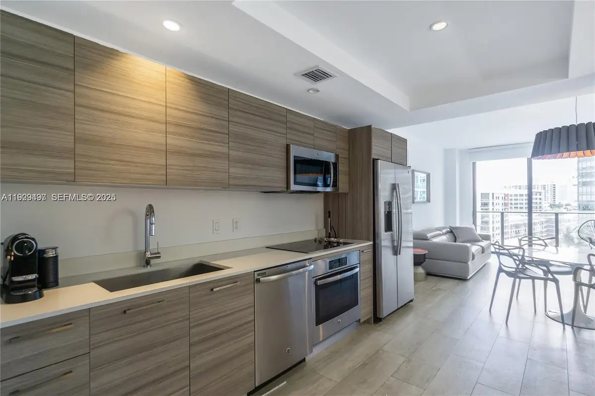 121 NE 34th St #1203, Miami, FL 33137 - Image #1