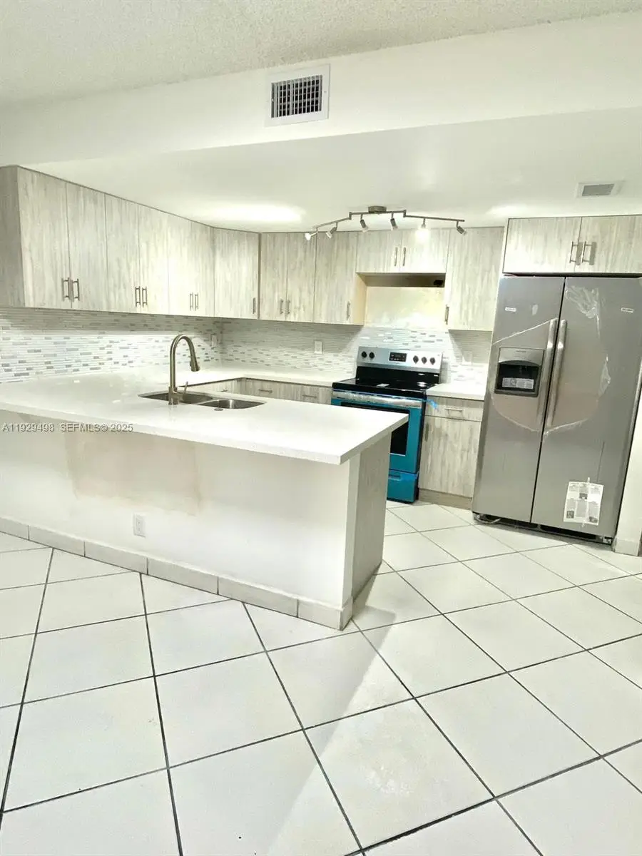 4705 SW 62nd Ave #104, Davie, FL 33314 - Image #3