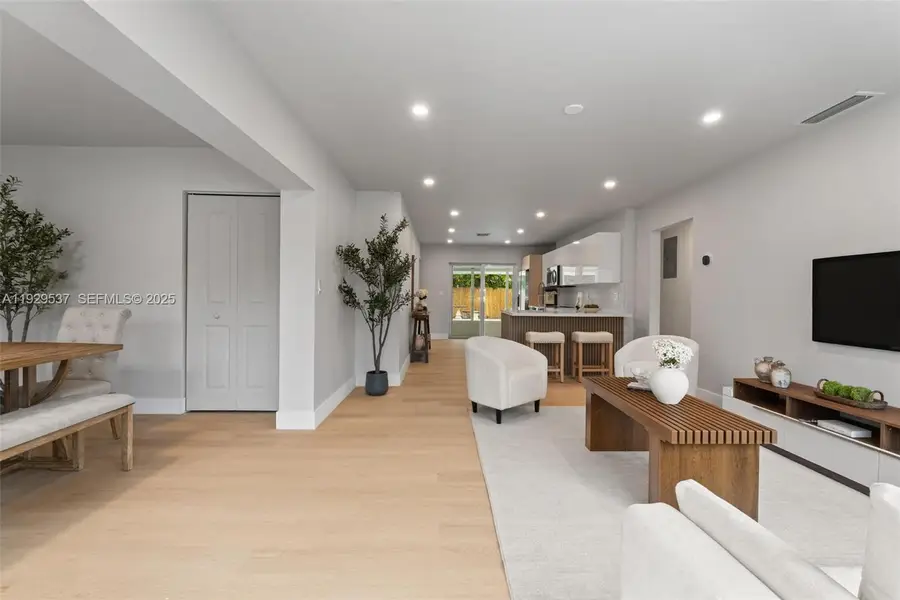 1431 NE 117th St, Miami, FL 33161 - Image #2