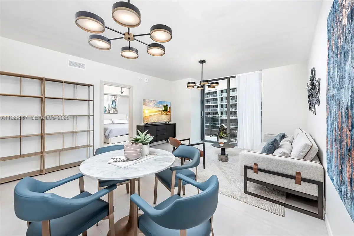 1000 Brickell Plz #4005, Miami, FL 33131 - Image #1