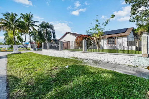 13731 SW 284th St, Homestead, FL 33033
