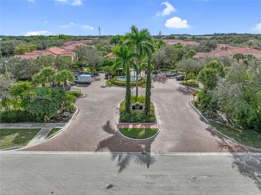 10288 Fox Trail Rd S #302, Royal Palm Beach, FL 33411 - Image #3