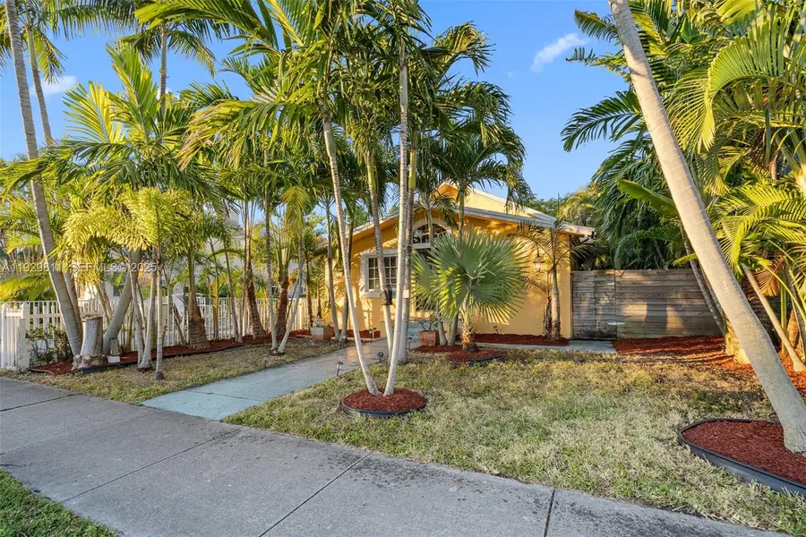 1547 Harrison St, Hollywood, FL 33020 - Image #2