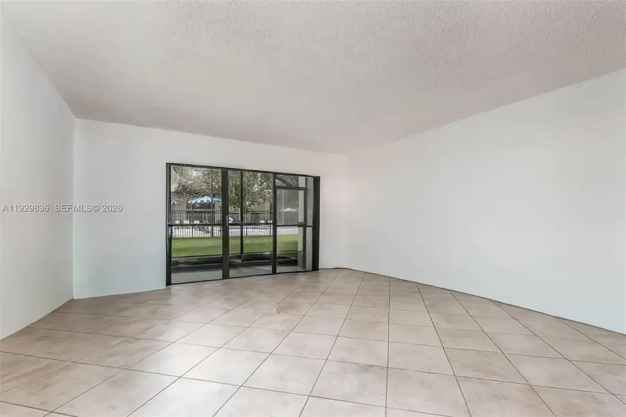325 Lakeview Dr #102, Weston, FL 33326 - Image #2