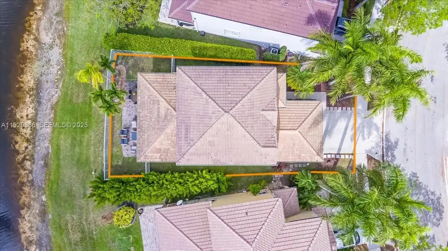 920 Golden Cane Dr, Weston, FL 33327 - Image #2