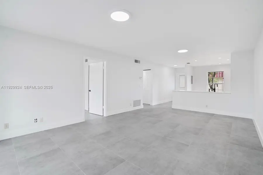 737 Nantucket Cir #B, Lake Worth, FL 33467 - Image #3