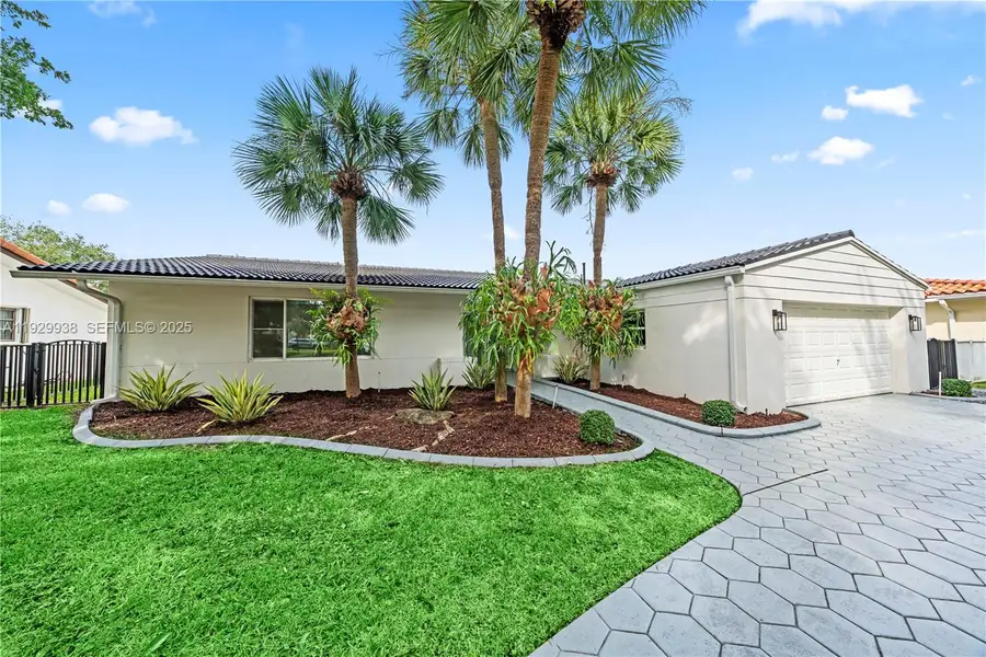 8451 Dundee Ter, Miami Lakes, FL 33016 - Image #2