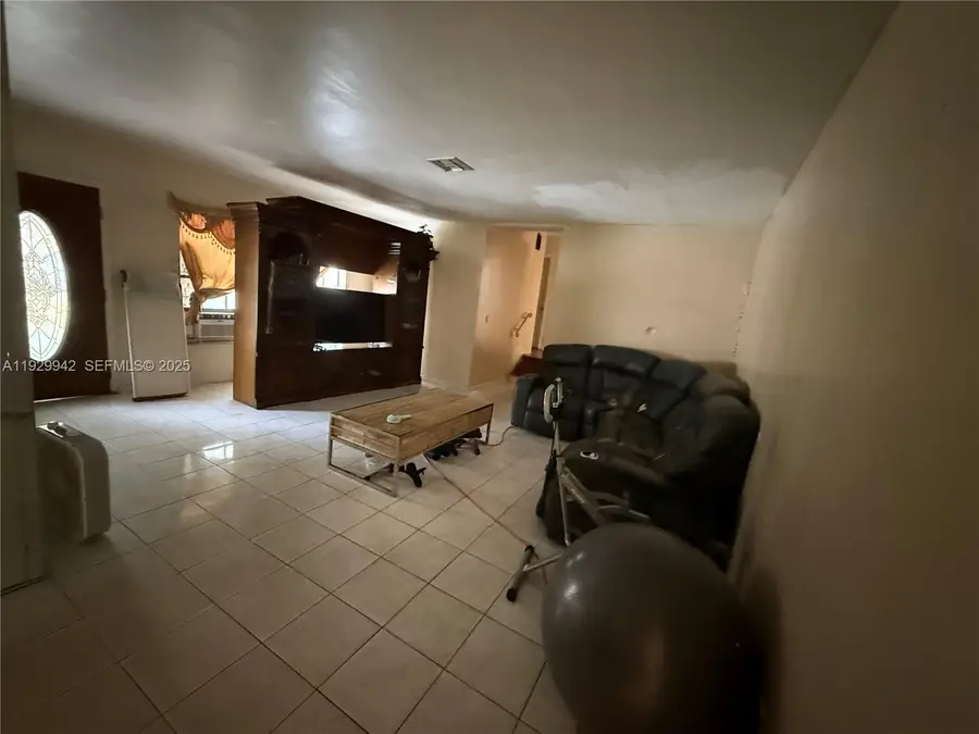 14630 NE 5th Ct, Miami, FL 33161 - Image #2