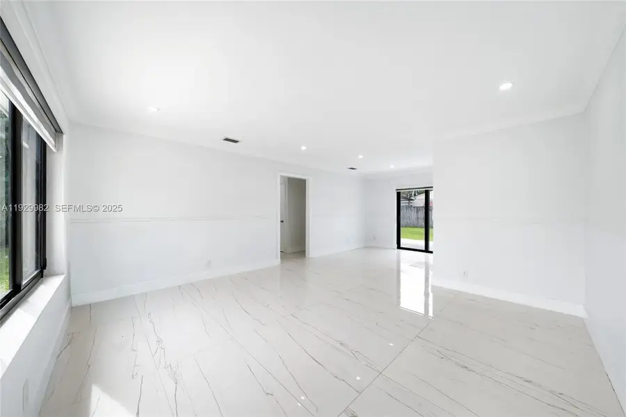 2401 SW 45th Ave, Fort Lauderdale, FL 33317 - Image #3