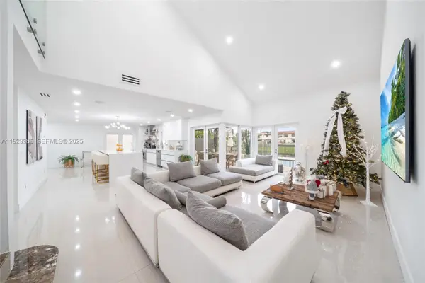 12728 SW 64th Ter, Miami, FL 33183